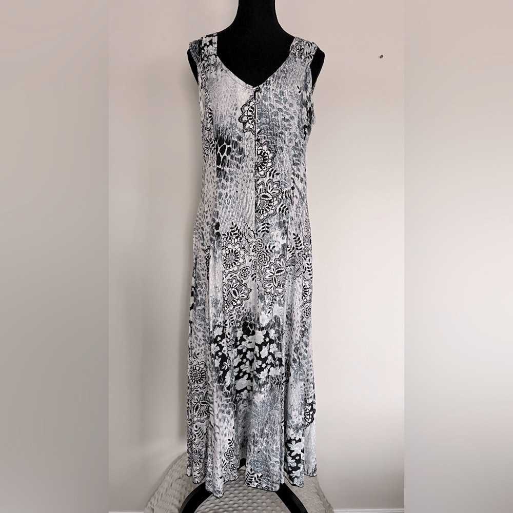 Papa Vancouver Flowy Flared Midi Dress